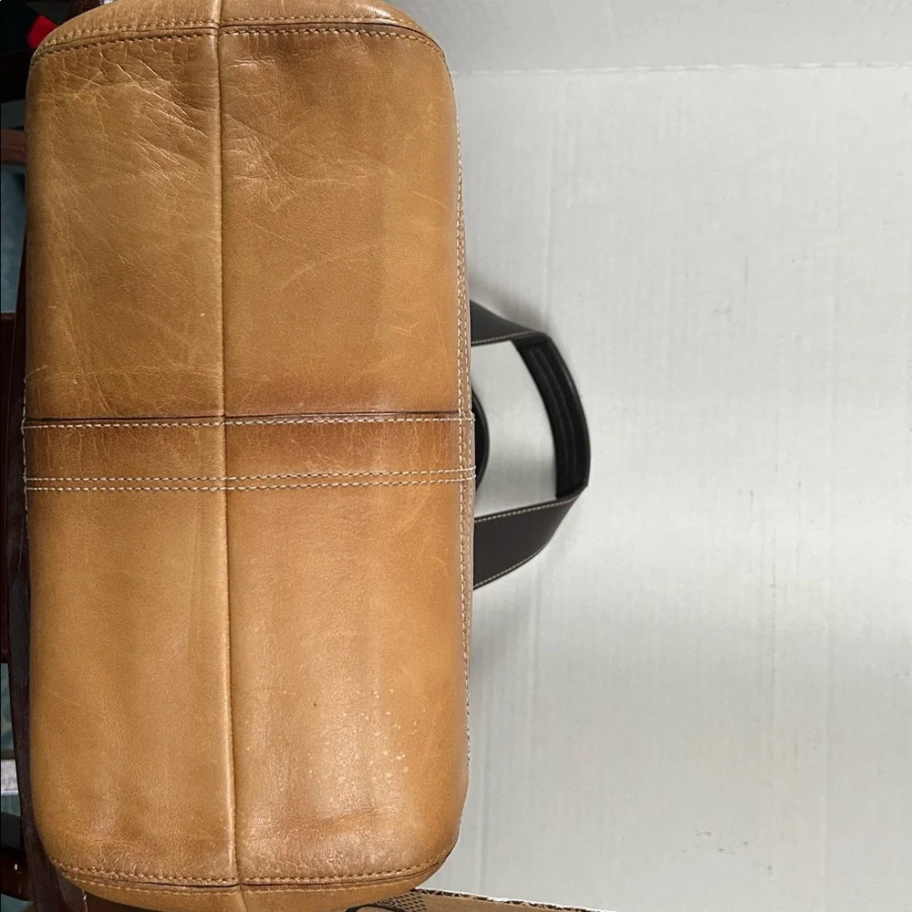 Stylish Tan and dark brown Leather satchel purse Set - Picture 6 of 13